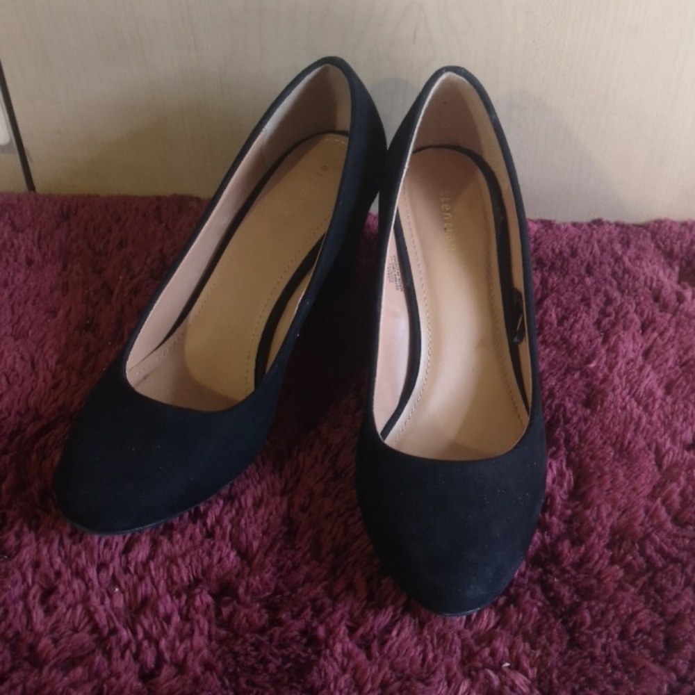 Black Wedges